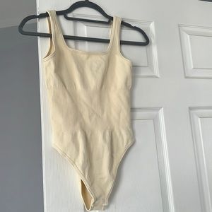 💛 NEW Cream Flattering Body Suit Size S
